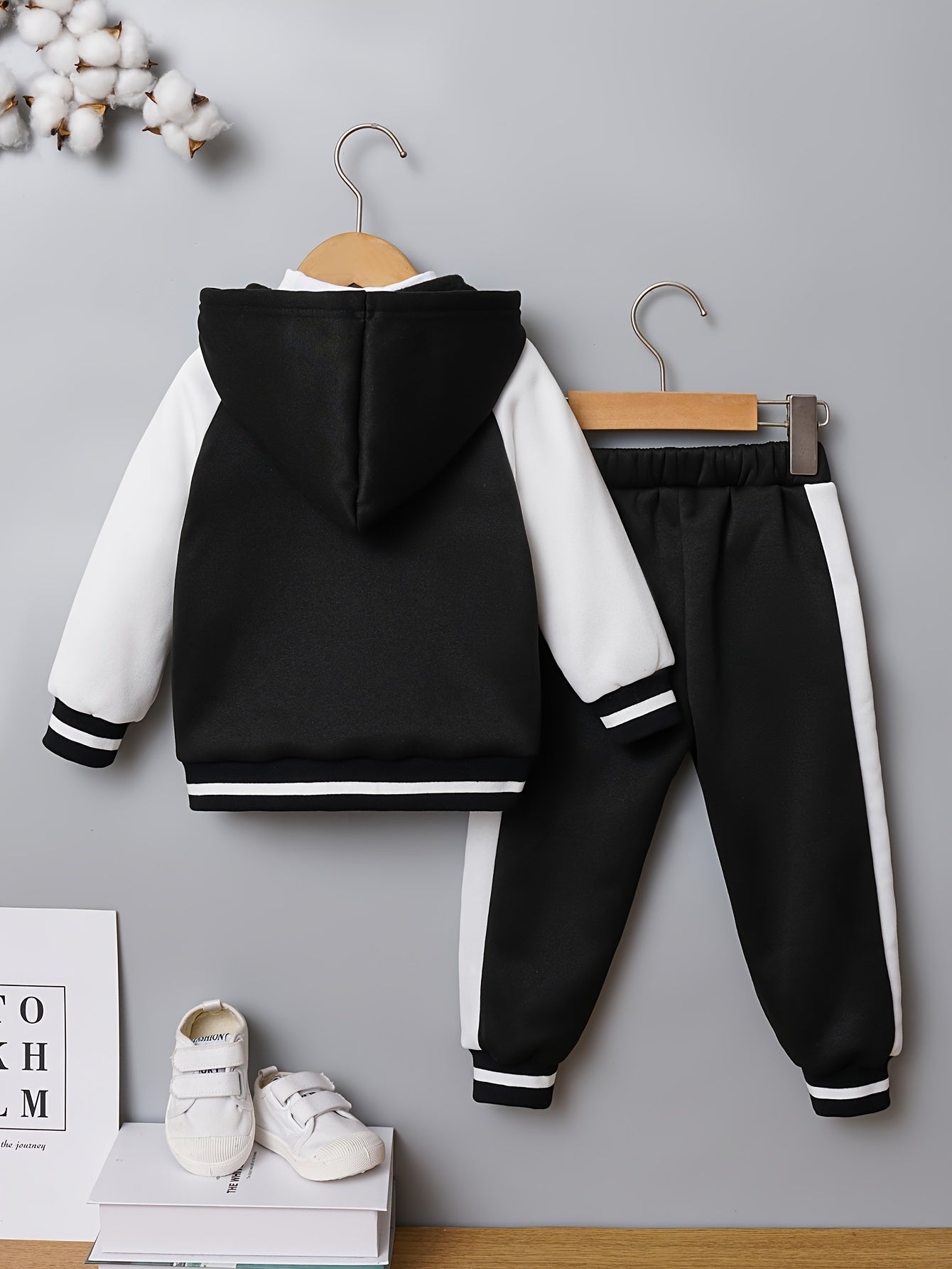 Long Sleeve Color Block Drop Shoulder Varsity Baseball Hooded Jacket & Casual Pants Outfit - 2pcs Boys J Letter Print - Kids Clothing For Spring Fall Daily & Outdoor Wear